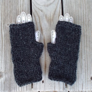 Fingerless Mittens, Chunky Knit Mittens, Womens Mittens, Mens Mittens, Fingerless Gloves, Handwarmers, Hand Warmers, Charcoal