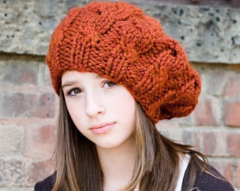 Bonnet en grosse maille, bonnet femme, chapeau d'hiver, bonnet ample, mode automnale, béret torsadé pour femme orange brûlé épicé