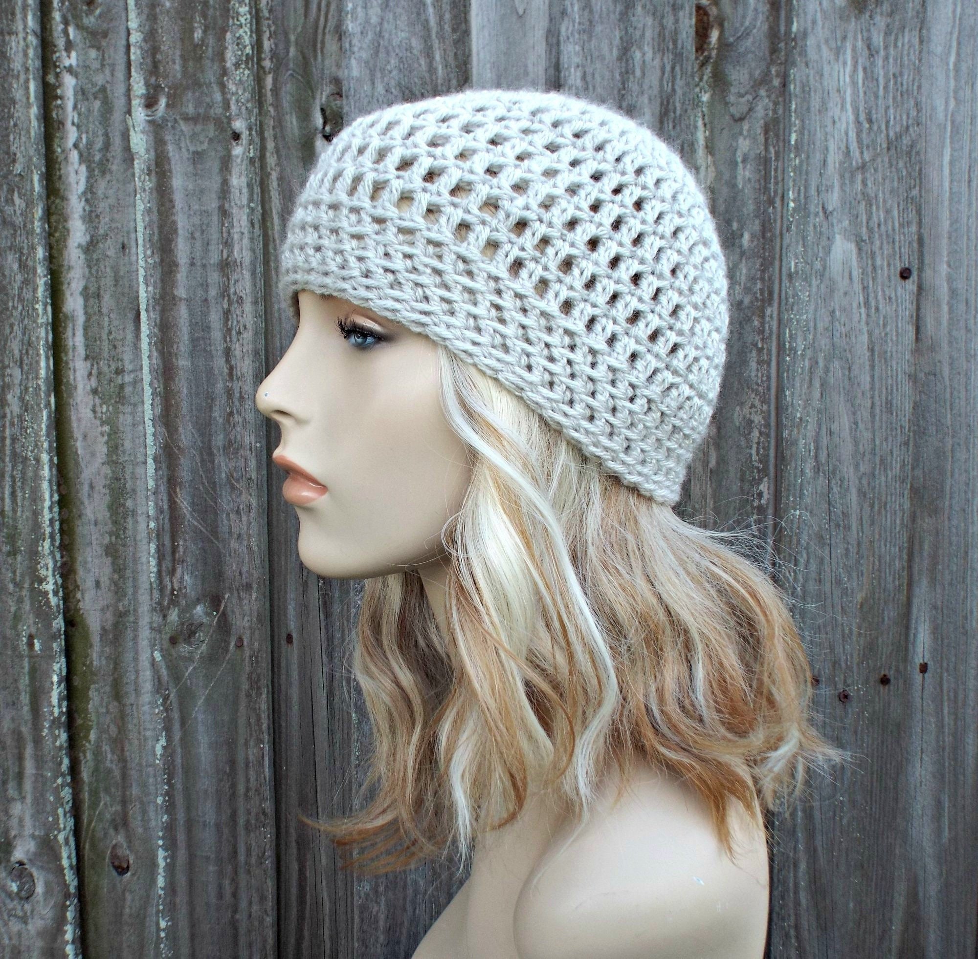 Bonnet tricot fait main Chapeau au crochet Vêtement femme beau original