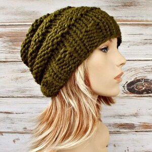 Grobstrick Mütze, Damenmütze, Herrenmütze, Wintermütze, Strickmütze, Beehive Beanie in Koriander Grün