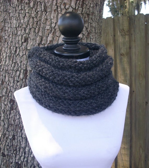 【KIMMATIN】CUT OUT WOOL KNIT MUFFLER Women's Chunky Knit Scarf - Sioux Shop at Ralph Engelstad Arena