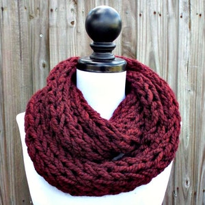 Instant Download Knitting PATTERN - Infinity Scarf Knitting Pattern - Polar Infinity Scarf Chunky Scarf Womens Accessories