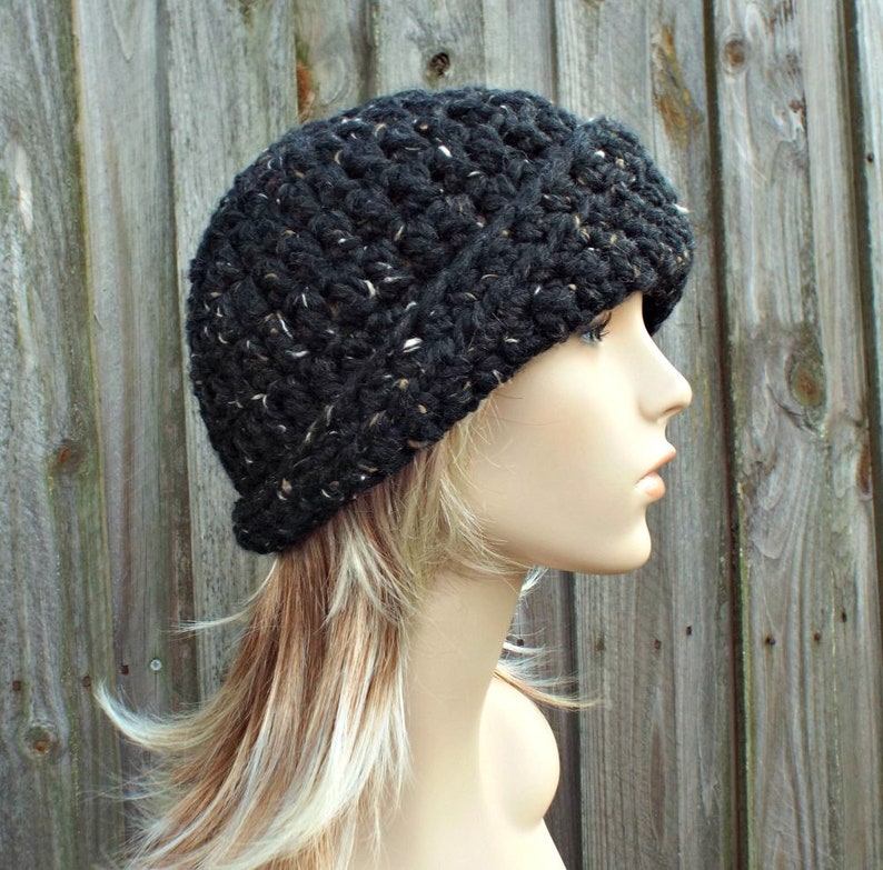 BEANNIE HAT 1920s CLOCHE HAND CROCHET TAUPE /& BLACK WITH FLOWER