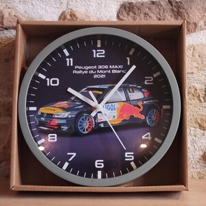 Horloge Murale Décorative Peugeot Service - Couleur Jaune - Mouvement Quartz - Style Art Déco - Fabriquée En France