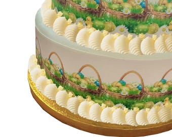 Adorno para tarta con borde de canasta de Pascua con forma de huevo y glaseado. Perfecto para tartas más grandes. Se envuelve alrededor de una tarta glaseada. Fácil de usar.