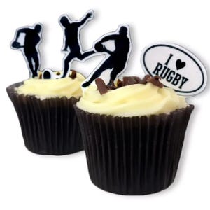 27 décorations de rugby sport prédécoupées, gaufrettes comestibles, papier cartonné, décorations pour cupcakes. Entièrement comestible et découpé professionnellement.