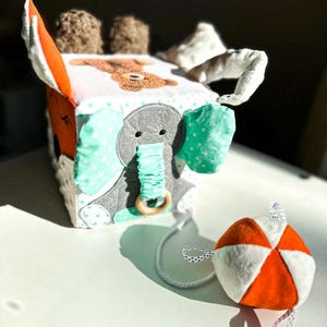 Cube sensoriel pour bébé Montessori - Cube doux et froissé avec cloche et textures - Jouet d&#39;activité tactile pour la motricité fine