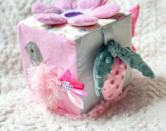 Montessori Sensory Cube for Baby Girls | Soft Cotton Crinkle Toy with Sequins | Newborn Tummy Time Gift | Baby Shower Gift Girl