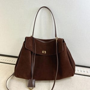 Wildleder Tragetasche, Schultertasche für Frauen, Minimalistische Pendlertasche, Wildleder Elegante Tasche