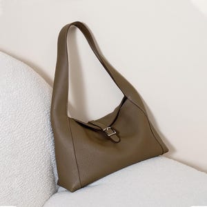 Leather Shoulder Bag, Minimal Underarm Bag, Women&#39;s Leather Shoulder Bag, Commuter Bag