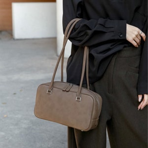 Umhängetasche, Leder Unterarmtasche, Minimalistische Lange Schultergurt Bowling Tragetasche, Boston Bag