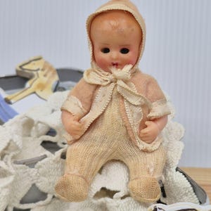 Vintage little 1950s fully dressed and movable Baby Doll sleepy Blue Eyes & open Mouth Hard Plastic 3.5&quot; #25