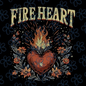 Puede incluir: Diseño gráfico con un corazón en llamas y el texto "FIRE HEART" en una fuente vintage. El corazón está rodeado de elementos florales y sobre un fondo negro con un patrón floral.