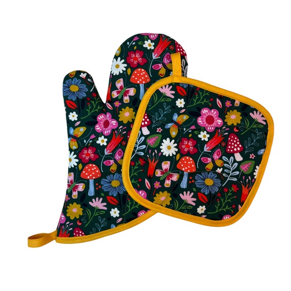 Floral Mushroom Oven Mitt and Pot Holder Set 