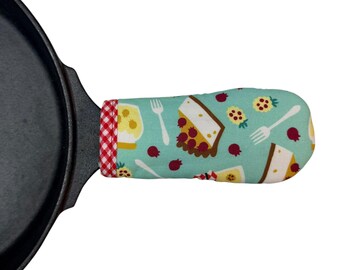 Sweetie Pie Cast Iron Skillet Mitt