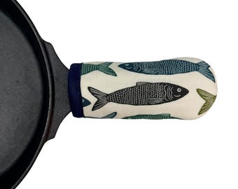 River Trout Cast Iron Handle Mitt
