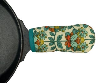 Cottage Bloom Cast Iron Handle Mitt