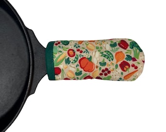 Veggies Cast Iron Skillet Mitt