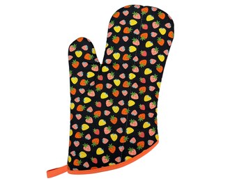 Strawberry Daze Oven Mitt
