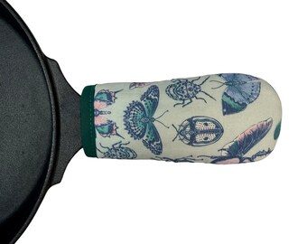 Garden Insects Cast Iron Skillet Mitt