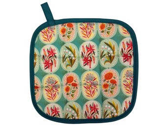 Flower Medallions Pot Holder