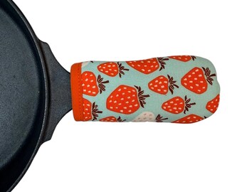 Strawberry Pop Cast Iron Handle Mitt