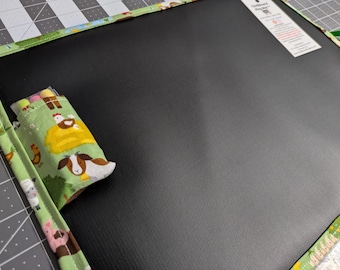 Chalkboard Play Mat / Medium / Farm Friends on Green