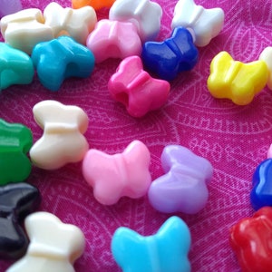 Bow Pastel Plastic Beads, Size : 20mm at Rs 112.00, Plastic Beads
