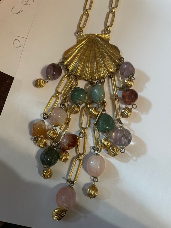 Vintage Gold Seashell w/ dangling strands Jade Am… - image 3