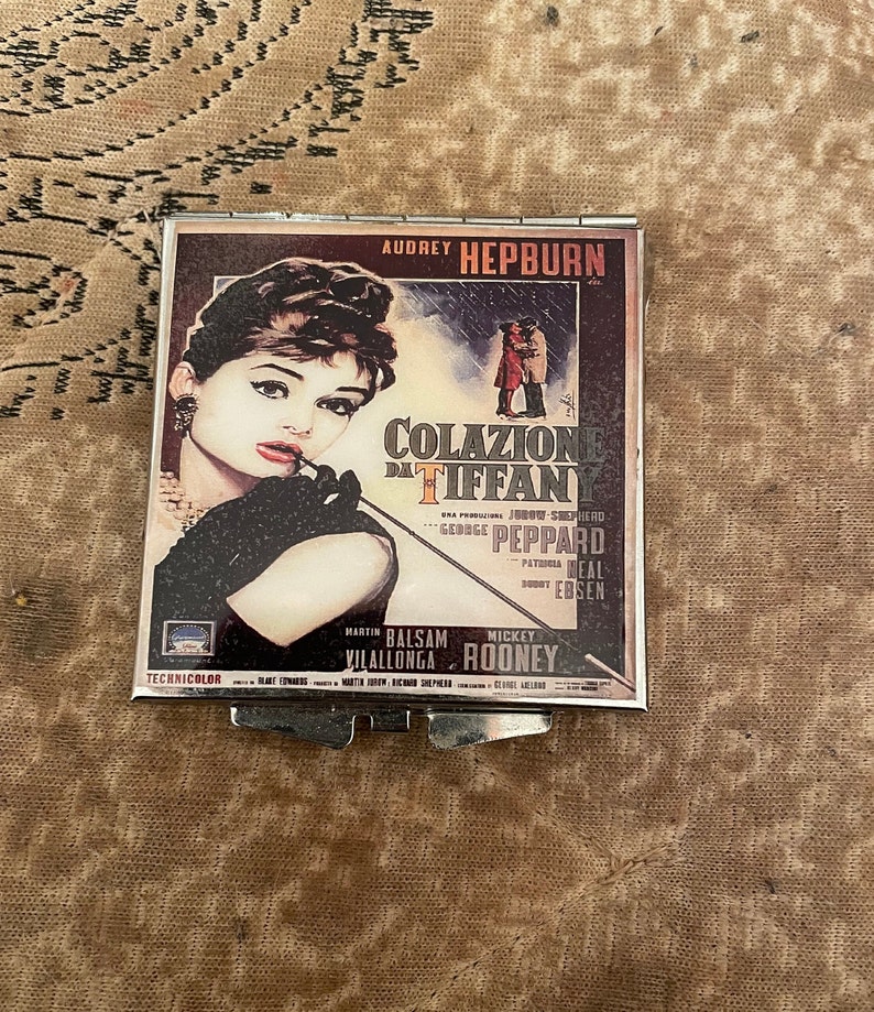 Audrey Hepburn Colazione da Tiffany's Square Mirror Compact image 2