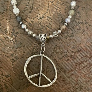 Retro Mod Hammered Silver Peace sign Pendant Crystal Jasper bead Necklace