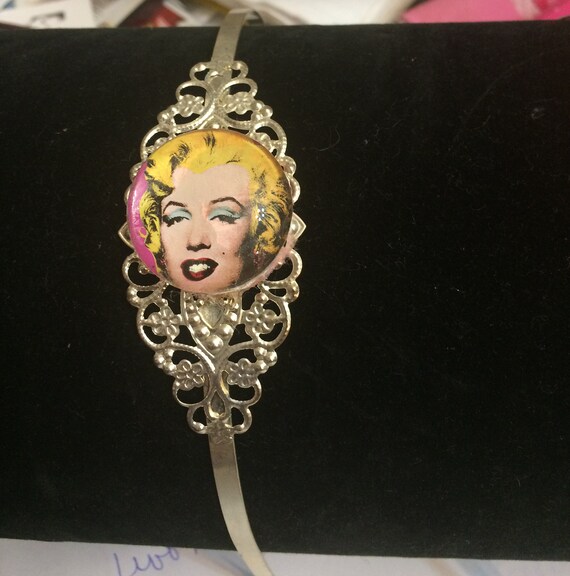 Retro Marilyn Monroe Bronze Glam or Silver Filigree Metal  display picture 3