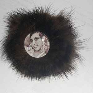 Retro Josephine Baker 1920s Jazz Mink Brown Fur Rosette Round Brooch Pin