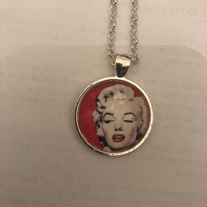 Mod Marilyn Monroe Blonde Small Round Silver Pendant Necklace image 3