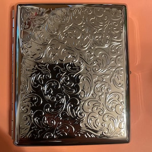 Cartera victoriana antigua de plata con dos clips y porta cigarrillos. Tarjetero para tarjetas de crédito.