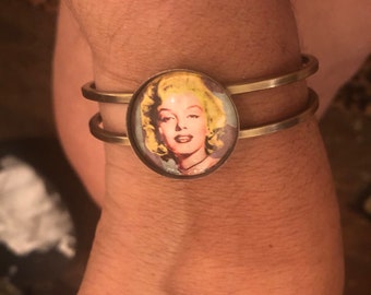 Retro Blonde Marilyn Monroe 2-Row Vintage Bracelet or Circle Link Bracelet with Lobster Closure -- Fits all Sizes