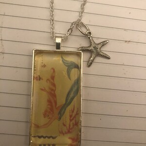 Retro Blonde Mermaid Silver Pendant oblungo w / Collana Stella marina