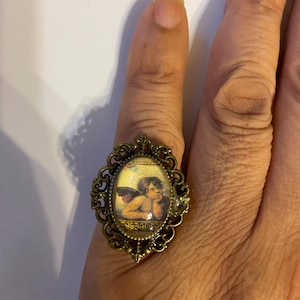 Anillo de filigrana victoriana retro de plata antigua o bronce vintage con cabujón de ángel querubín (banda ajustable) - talla 6,7 imagen 3