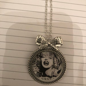 Retro Marilyn Warhol Bow Silver Brooch Pin Pendant Necklace