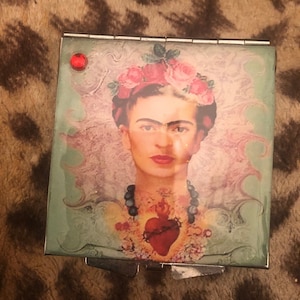 Retro Frida Corazon Square Silver Compact Mirror