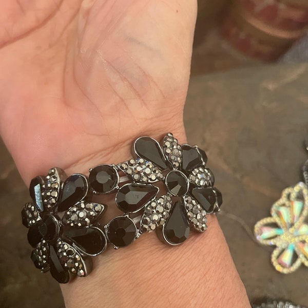 Retro black jet crystal Navette FLOWER elasticized Bracelet - size S/M