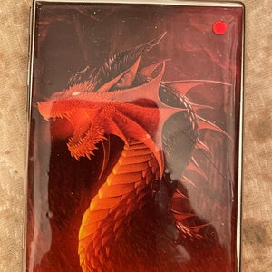 Retro Medieval Red Dragon 1-clip caja de billetera para cigarrillos Titular de la tarjeta de crédito empresarial