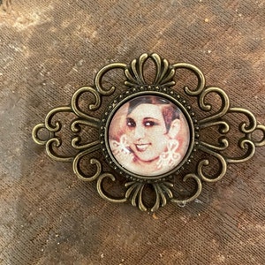 Retro Josephine Baker or Frida Green Flora Victorian Bronze Filigree Rectangle Brooch Pin