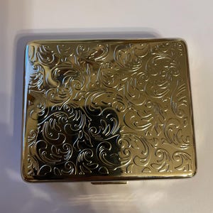 Art Deco metalen of antiekzilver Victoriaanse fleur grote rechthoekige pillendoos met 8 vakken en spiegel