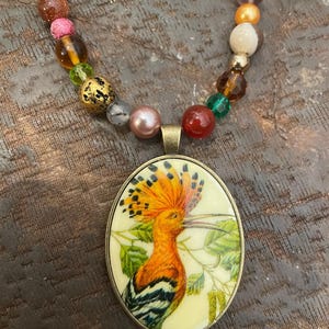 Vintage Eurasian Hoopoe Bird cabochon bronze Pendant Jasper Agate Tiger’s Eye Bead Necklace