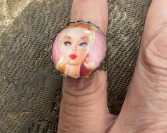 Retro 1950s Doll-icious Vintage Bronze crown princess filigree round RING w/ Adjustable Band - size 6, 7