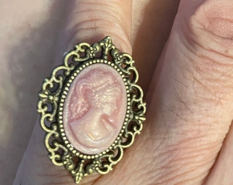 Retro vintage bronze Victorian filigree w/ rose Cameo oval Ring - adjustable band - size 6,7
