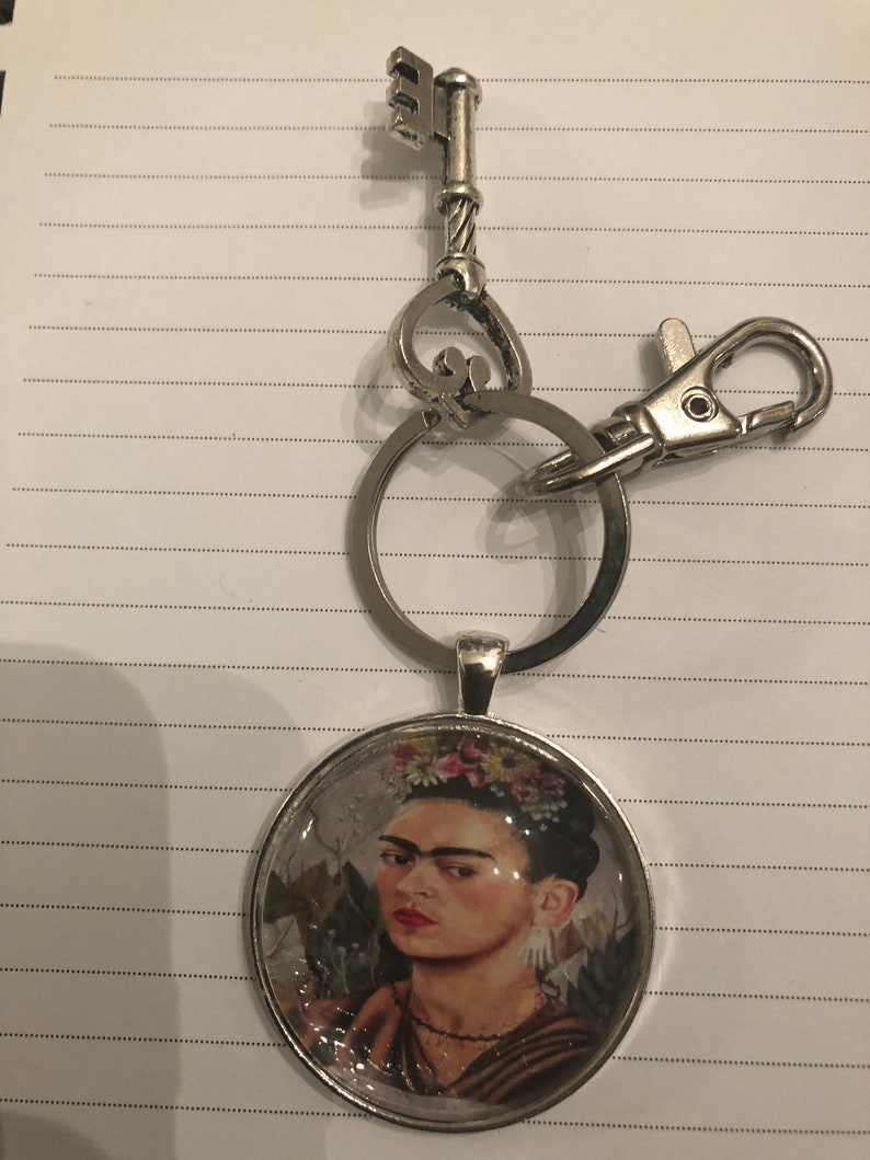 Retro Frida Flowers Silver Key chain w Swivel Clip /& Antique Key