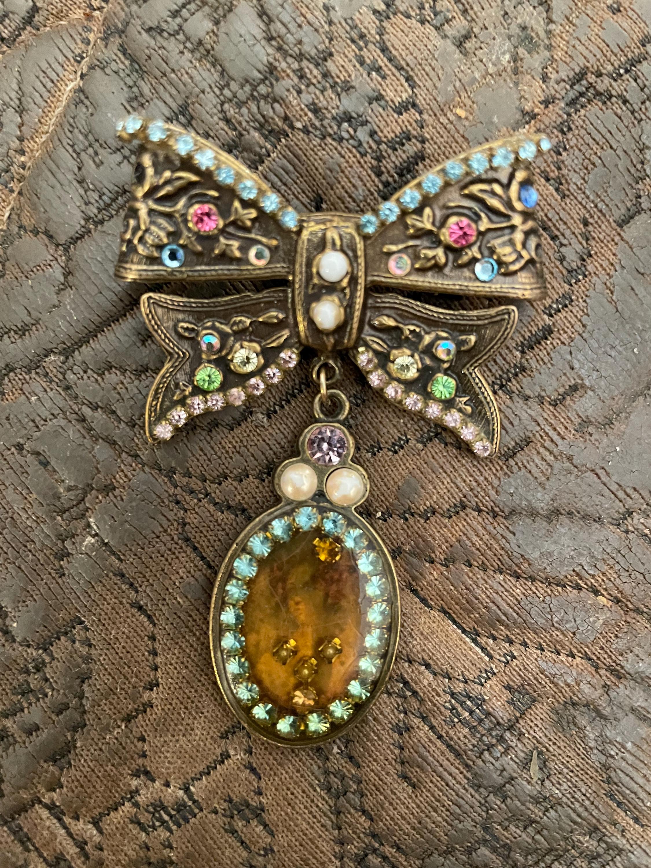 Michal Negrin Romantic hand made Crystals brooch 3330 Rose