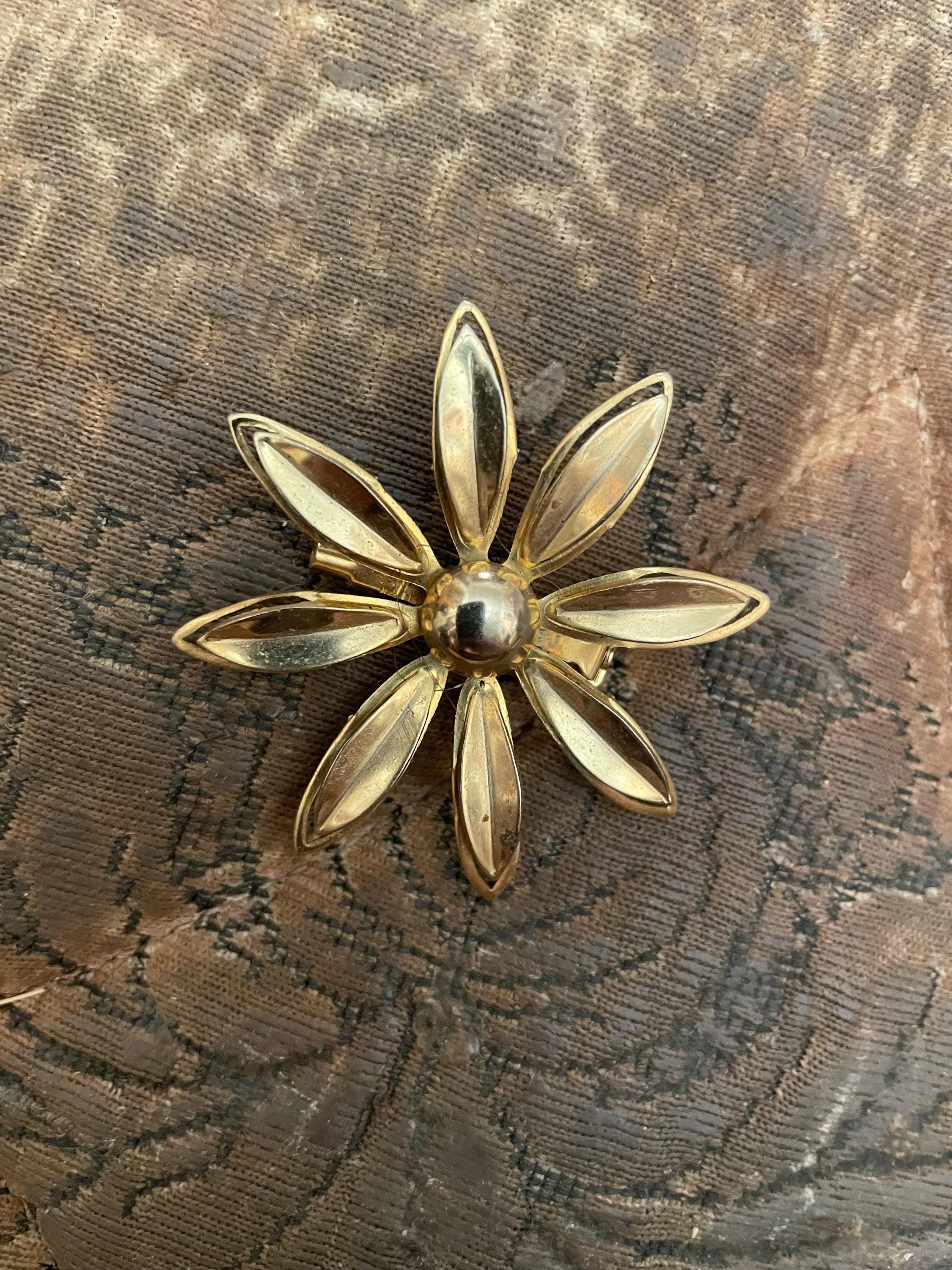 Vintage Gold Flower Brass Brooch Pin - 2” - Etsy